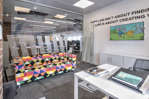 Turner office dubai media city 07